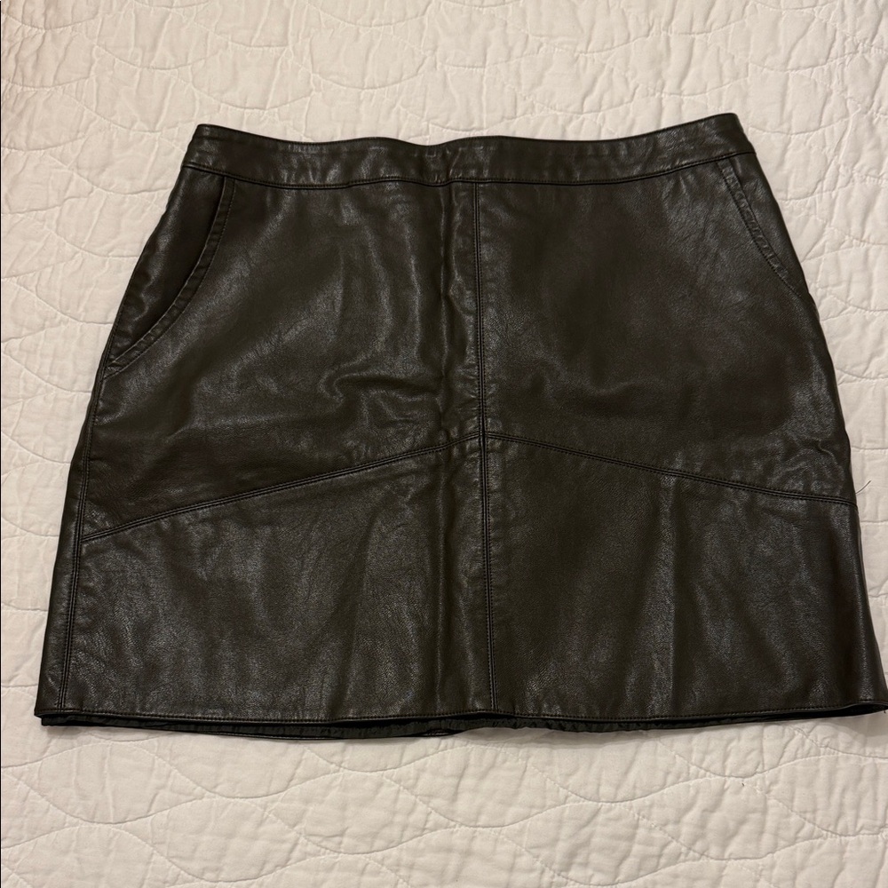Chic Olive Green Mini Skirt